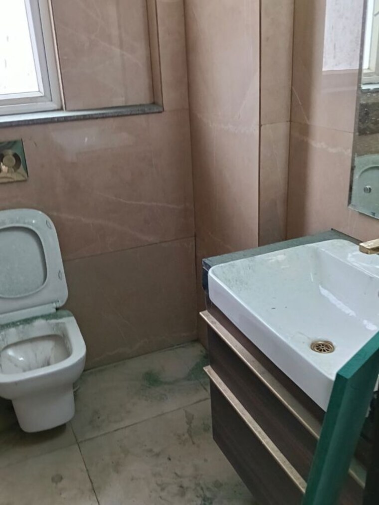 Bathroom, smart-world-orchard 2 Bedroom 1300 Sq.Ft. Apartment In Sector 61 Gurgaon 10443652