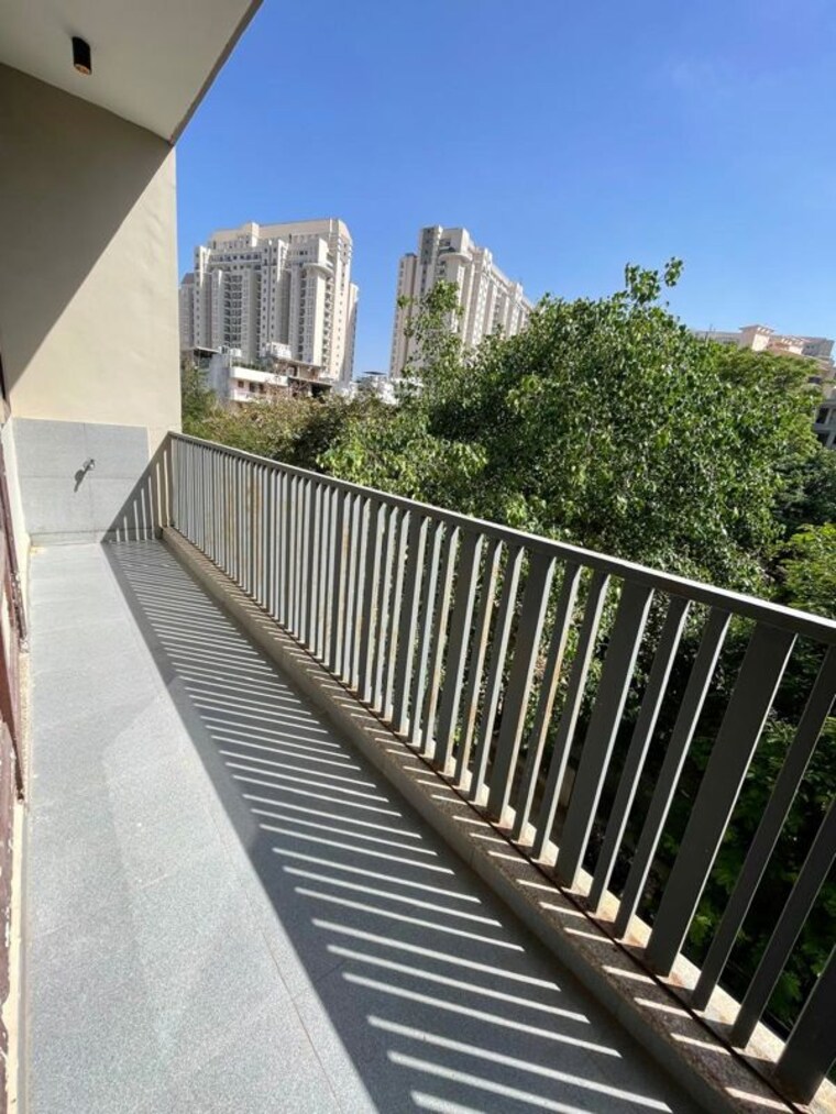 Balcony, sector 10a 1 RK 400 Sq.Ft. Builder Floor In Sector 10a Gurgaon 10443660