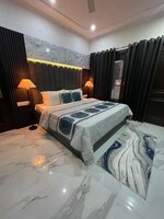 1 BHK + Pooja Room,Servant Room,Study Room,Extra Room,Basement,Store Room 600 Sq.Ft. Builder Floor in Sector 10A