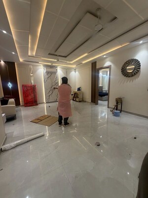 Team Area in 3 BHK Builder Floor at Ardee City, Sector 52 – for Rent