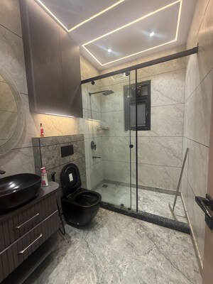 Bathroom in 3 BHK Builder Floor at Ardee City, Sector 52 – for Rent