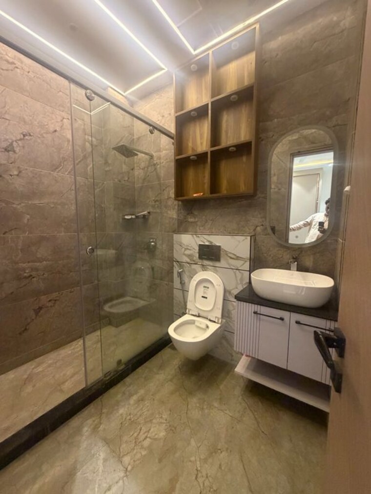 Bathroom, ardee-city 3 Bedroom 2000 Sq.Ft. Builder Floor In Sector 52 Gurgaon 10443685
