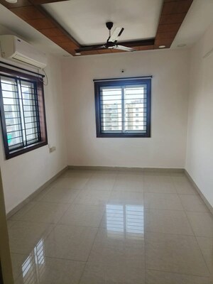 Room in 3 BHK Apartment at Jains Carlton Creek, Manikonda – for Rent