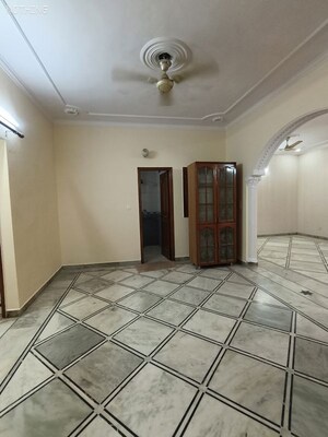 Bedroom in 2 BHK Builder Floor at Sector 15 – for Rent