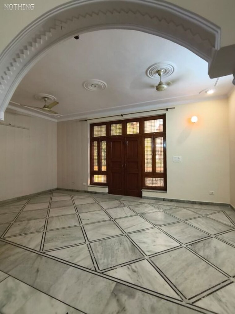 Room, sector 15 2 Bedroom 1800 Sq.Ft. Builder Floor In Sector 15 Gurgaon 10443696