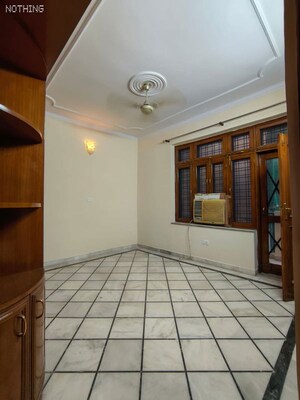 Room in 2 BHK Builder Floor at Sector 15 – for Rent