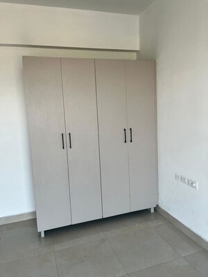 Room in 2 BHK Apartment at Signature Global The Roselia, Sector 95a – for Sale