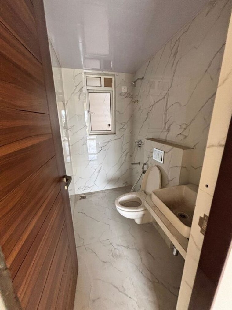 Bathroom, nityanand-baug 1 RK 400 Sq.Ft. Apartment In Chembur Mumbai 10443736