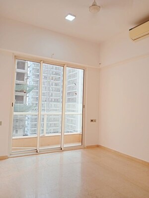 Room in 3 BHK Apartment at Omkar Alta Monte, Malad East – for Rent