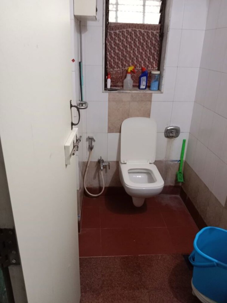 Bathroom, vithal nagar 2 Bedroom 700 Sq.Ft. Apartment In Vithal Nagar Mumbai 10443846
