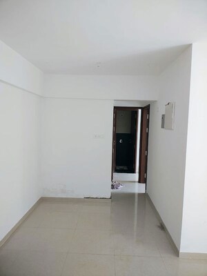 Room in 2 BHK Apartment at 4 Taljai Hills Phase 1, Dhankawadi – for Rent