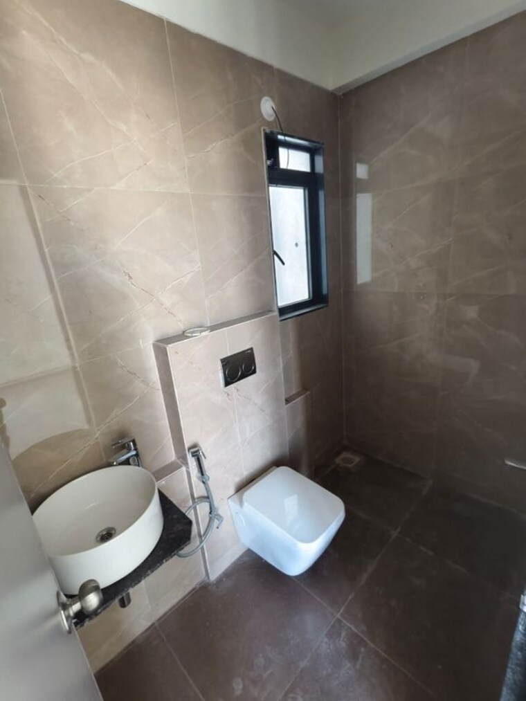 Bathroom, dhamji-shamji-mahavir-spring-tulip-phase-1 2 Bedroom 782 Sq.Ft. Apartment In Pokhran Road No Two Thane 10443900