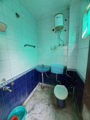 Bathroom in 1 BHK Builder Floor at West Patel Nagar – for Rent
