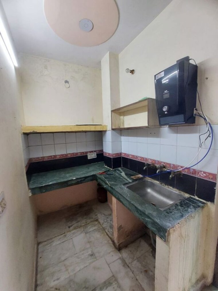 Kitchen, west patel nagar 1 Bedroom 400 Sq.Ft. Builder Floor In West Patel Nagar Delhi 10443902