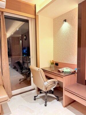 Team Area in Studio Apartment at Gaur City Center, Sector 4 Greater Noida – for Rent