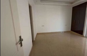 Room in 3 BHK Apartment at Roseate Homes, Ghazipur – for Rent