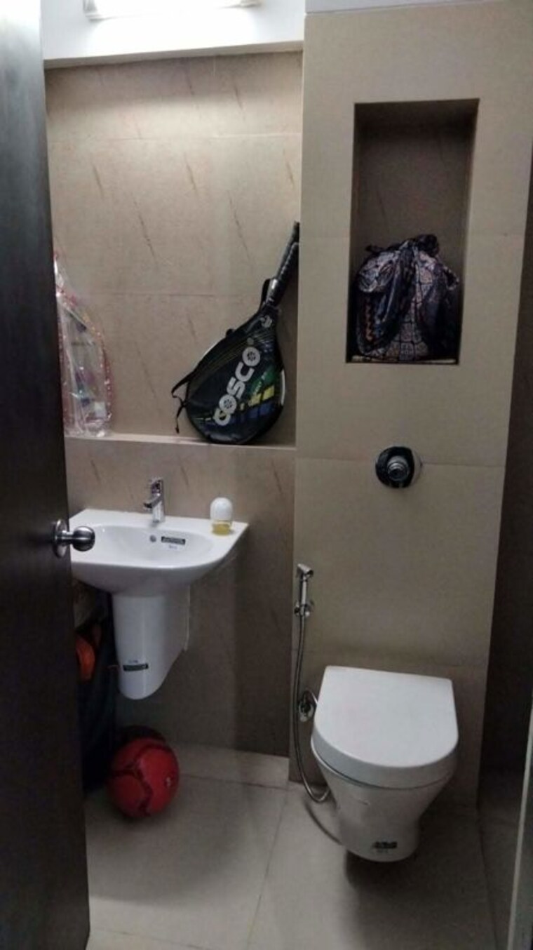 Bathroom, lodha-splendora 3 Bedroom 1250 Sq.Ft. Apartment In Ghodbunder Road Thane 10442160