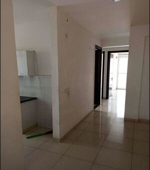Room in 2 BHK Apartment at Motiaz Royal Citi, Ambala Highway – for Rent