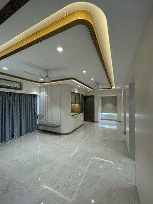 Room in 3 BHK Apartment at Group Seven Rushi Heights, Goregaon East – for Rent