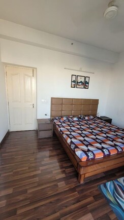 3.5 BHK + Servant Room Apartment For Rent in DLF New Town Heights II