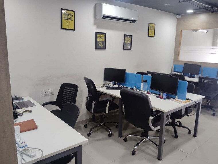 Team Area, shivalik-shilp Commercial Office Space 1022 Sq.Ft. In Sanidhya Ahmedabad 10444024