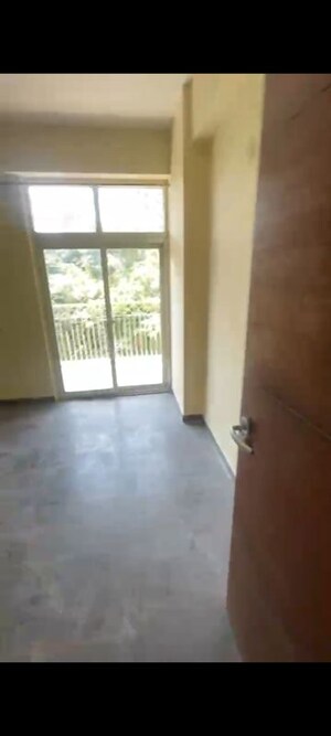 Room in 3 BHK Apartment at Arihant Arden Phase III, Sector 1 Greater Noida – for Rent