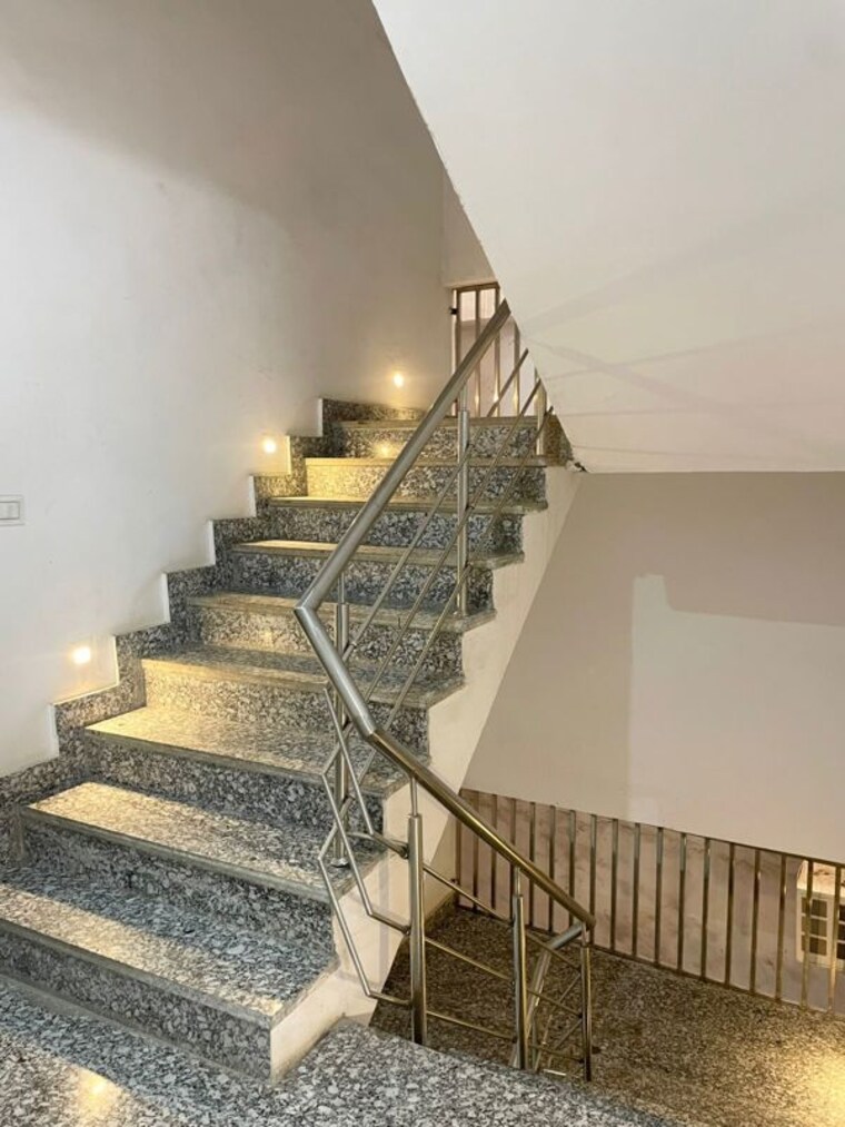 undefined, freedom fighters enclave 1 Bedroom 650 Sq.Ft. Apartment In Freedom Fighters Enclave Delhi 10444058