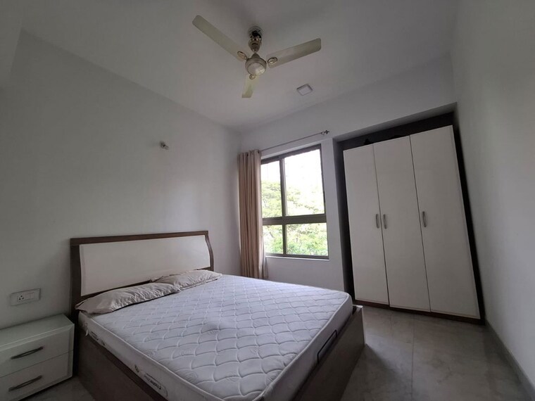 Room, hiranandani-meadows 2.5 Bedroom 1100 Sq.Ft. Apartment In Manpada Thane 10444060