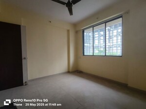 Room in 2.5 BHK Apartment at Ozone Valley, Kalwa – for Rent
