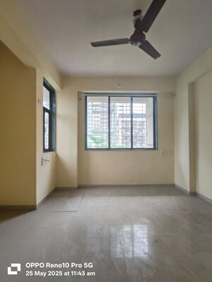 Room in 2.5 BHK Apartment at Ozone Valley, Kalwa – for Rent