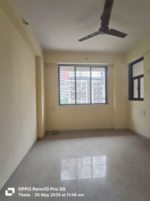 Room in 2.5 BHK Apartment at Ozone Valley, Kalwa – for Rent