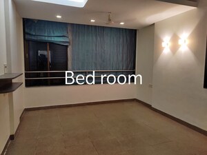 1 BHK Apartment For Rent in Sneh Sadan Apartments, Colaba