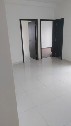 2 BHK + Pooja Room Apartment For Rent in Purvankara Emerald Bay