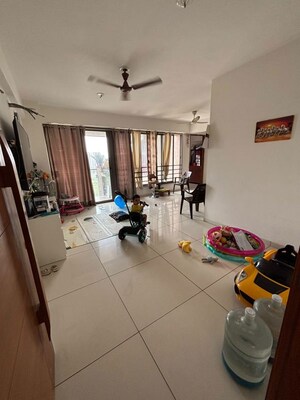 Team Area in 3 BHK Apartment at Gota – for Rent