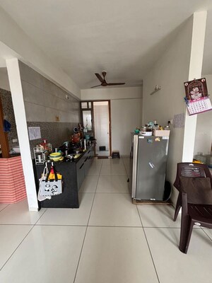 Team Area in 3 BHK Apartment at Gota – for Rent