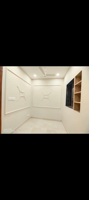 Furnished Amenities in 3 BHK Builder Floor at East Of Kailash – for Rent