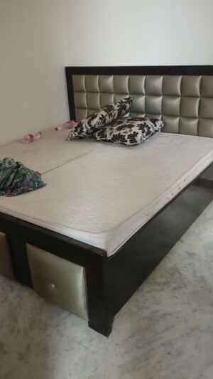 Bedroom in 2 BHK Builder Floor at Jawahar Nagar – for Rent