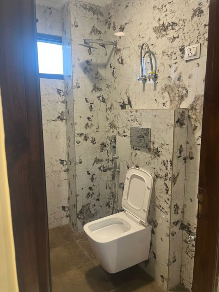 Bathroom, paschimpuri 2 Bedroom 30000 Sq.Ft. Independent House In Paschimpuri Delhi 10444149