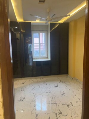 Room in 2 BHK Independent House at Paschimpuri – for Rent