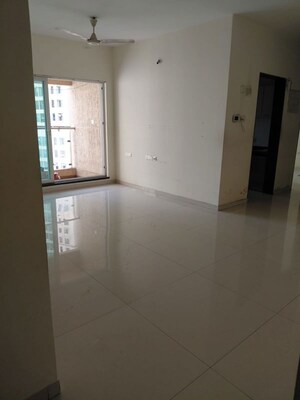 Room in 3 BHK Apartment at Rustomjee Urbania Azziano, Thane West – for Rent