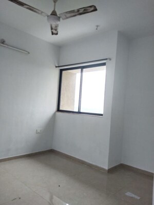 Room in 2 BHK Apartment at Lodha Downtown, Dombivli East – for Rent
