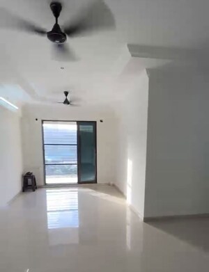Room in 2 BHK Apartment at Orient Platinum, Kharghar – for Rent