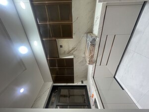 Staircase in 4 BHK Apartment at Seven Dhuleva, Malabar Hill – for Rent