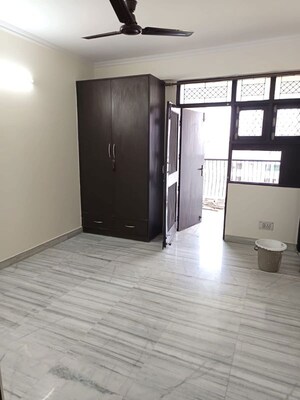 Room in 3 BHK Apartment at Dwarka – for Rent
