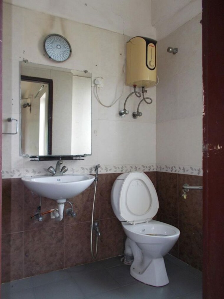 Bathroom, south-city-villa 4 Bedroom 2000 Sq.Ft. Apartment In B L Saha Road Kolkata 10444218