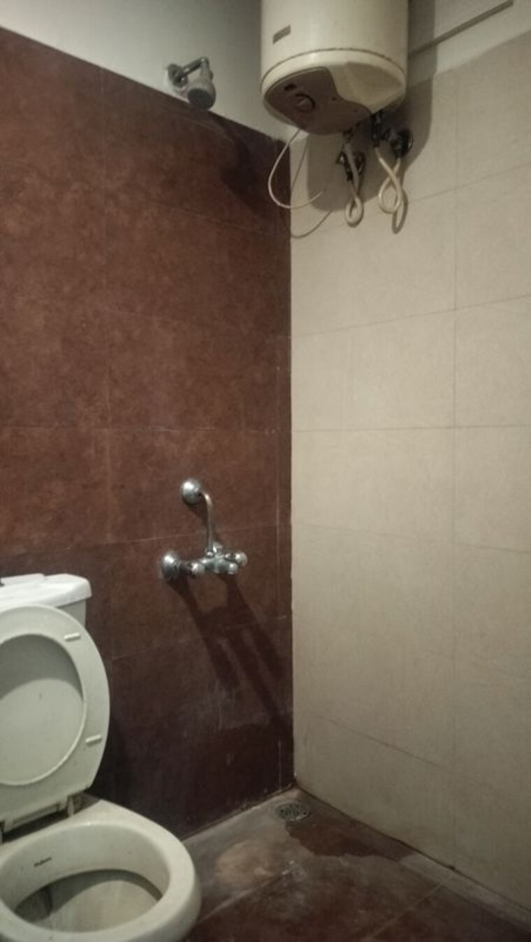 Bathroom, jubilee hills 3 Bedroom 2100 Sq.Ft. Apartment In Jubilee Hills Hyderabad 10444220
