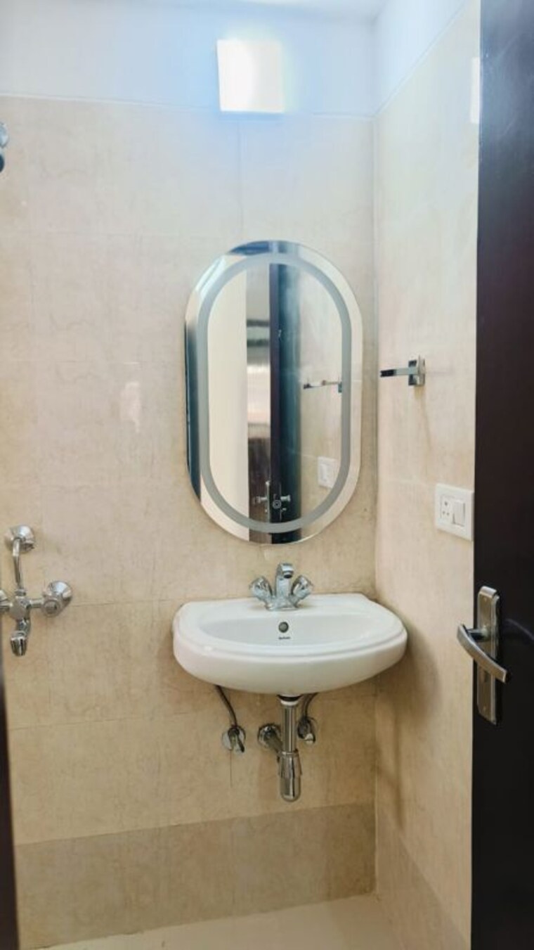 Bathroom, bptp-discovery-park 3 Bedroom 1572 Sq.Ft. Apartment In Sector 80 Faridabad 10444260