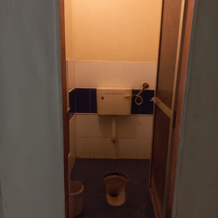 Bathroom, kabra-unnat-nagar-51-55 1 Bedroom 700 Sq.Ft. Builder Floor In Goregaon West Mumbai 10444271