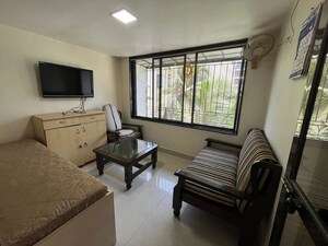Team Area in 3.5 BHK Apartment at Vaswani Kalpana, Khar West – for Rent
