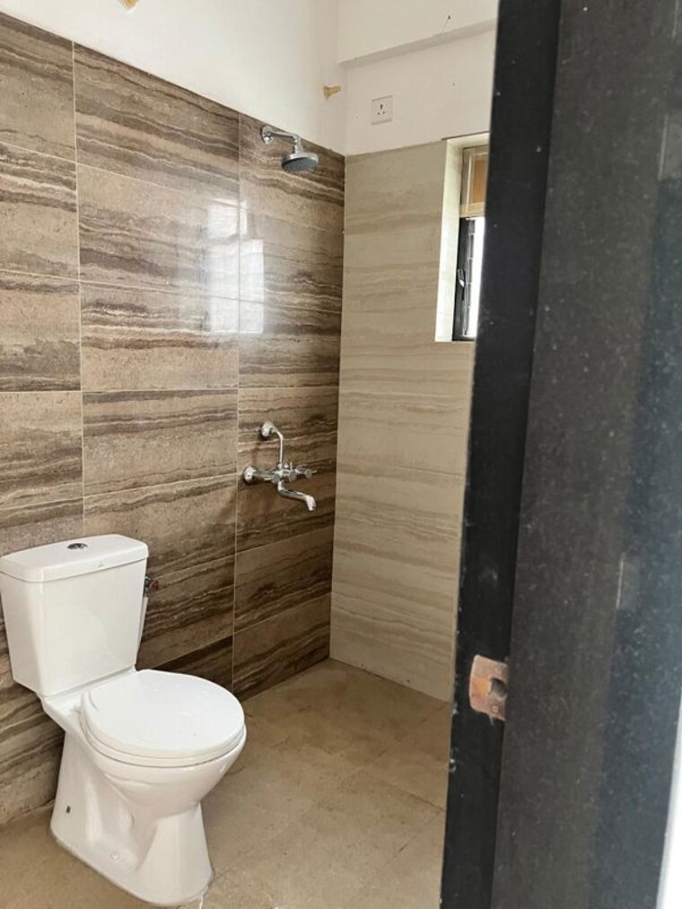 Bathroom, kolte-patil-rose-wood 3 Bedroom 2750 Sq.Ft. Penthouse In Undri Pune 10444293